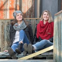 Knitfactory Coco omslagdoek Bordeaux - Verrasjelief