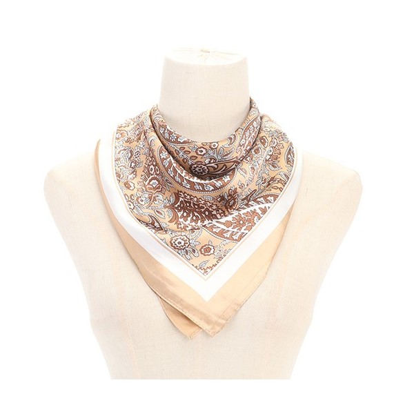 Stijlvolle vierkante zomersjaal in meerdere kleuren en prints Licht taupe met print - Verrasjelief