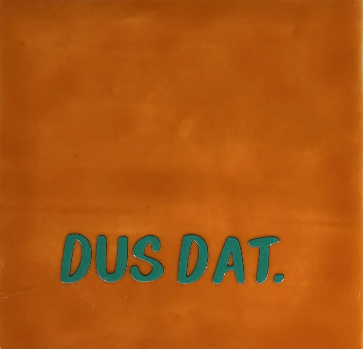 Originele tegeltjes met houten standaardje Dus dat.