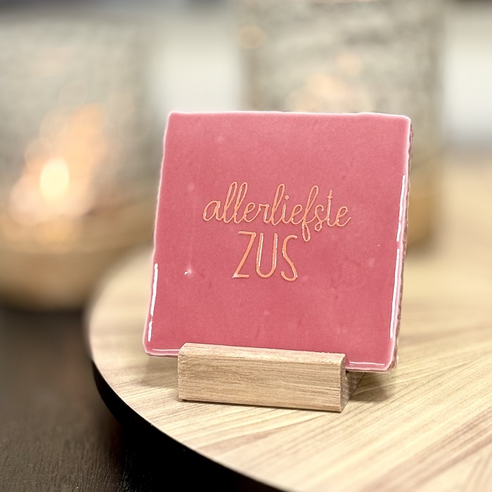 Originele tegeltjes met houten standaardje Allerliefste zus - Verrasjelief