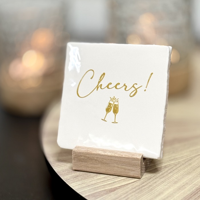 Originele tegeltjes met houten standaardje Cheers champagne - Verrasjelief