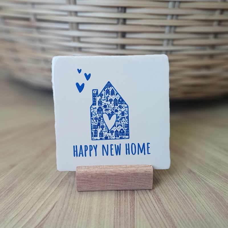 Originele tegeltjes met houten standaardje Delftsblauw - happy new home - Verrasjelief