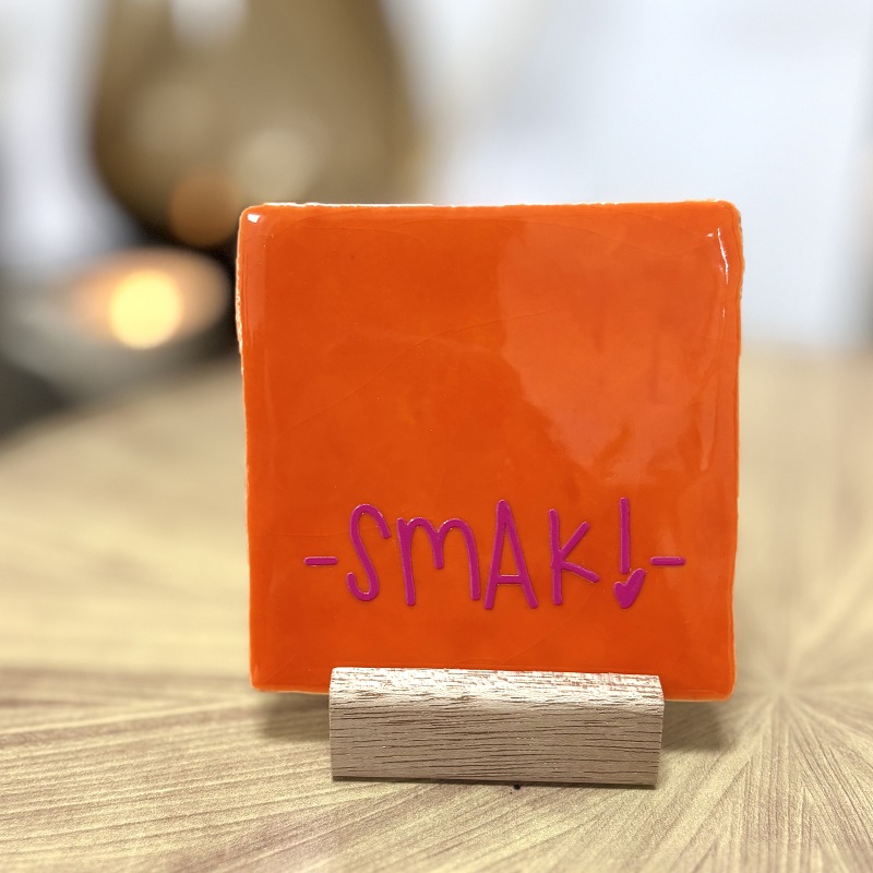 Originele tegeltjes en houten standaardje Smak! - Verrasjelief