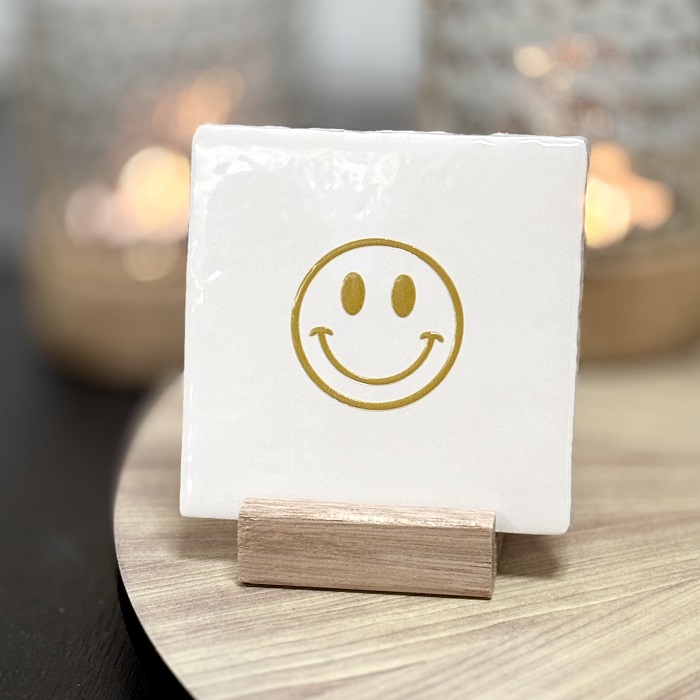 Originele tegeltjes met houten standaardje Smiley - Verrasjelief