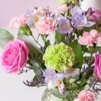 Een vrolijk boeketje brievenbus bloemen