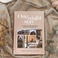 Boek - Overnachtingen - Reizen - Hotels - B&B - Nederland hotels - Nederland overnachten - België overnachten - België hotels - Kosmos - Chantal Roskam - Amanda Romijn - One night stay - Unieke overnachtingen - Boekenwinkel - Kosmos boeken - Cadeau voor vrouw - Cadeau voor dochter - Cadeau voor koppels - Kado - Cadeau