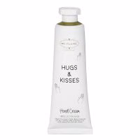 Set met lippenbalsem en handcrème met de tekst "Hugs and Kisses" – perfect als lief en verzorgend cadeautje.