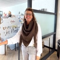 coco omslagdoek van knit factory hazel kleurige omslagdoek van knit factory - Verrasjelief