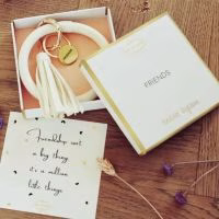 Vegan leren pols sleutelhanger in luxe giftbox
