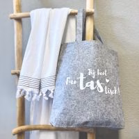 vilten tas - hamamdoek - grijs- wit - origineel - cadeau- cadeau vrouw - cadeau vriendin - wellness - badstof