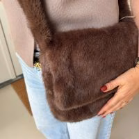 Fluffy fake fur schoudertasje verstelbaar tot handtas - Verrasjelief