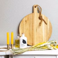Cadeau voor haar. Kookcadeau. Culinair Cadeau. Eikenhouten serveerplank.