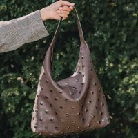 Veneto Schoudertas met studs - Verrasjelief