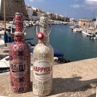 De HappyOlé sangria smaakt naar Spanje en naar zon, maar vooral naar meer! Sangria opsturen. Cadeautip