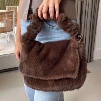 Fluffy fake fur schoudertasje verstelbaar tot handtas - Verrasjelief