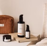 Skincare. Vrouwen cadeau. Cadeau voor vrouwen. Gezichtsolie. Olie voor je gezicht. Gezichtverzorging. Skincare. Skincare olie