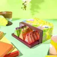 Giftbox met 12 luxe organische pasen momentjes thee pyramides