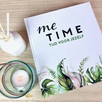 Boek me time. Tijd voor mezelf.