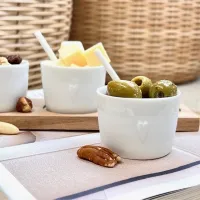 Räder houten plankje met drie schaaltjes met hartje en lepeltjes