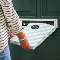 brievenbuspakketje, mama, plankje, droogbloemen - Verrasjelief