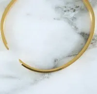 armbandje - valentijnscadeautje - bangle - sieraden - armband goud - armband zilver - armbamd hartje - hartjes armband - cadeau voor haar - moederdag - cadeau voor zus - cadeau voor vrienden -  cadeau idee vriendin