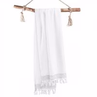 vilten tas - hamamdoek - grijs- wit - origineel - cadeau- cadeau vrouw - cadeau vriendin - wellness - badstof