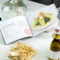 kookboek - camping - koken - lekker eten - camperen - Camperen in Nederland - Receptenboek - Recepten - Kook idee - cadeau voor haar - Cadeau voor vrienden