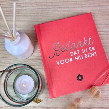 Boek 'bedankt dat jij er voor mij bent'