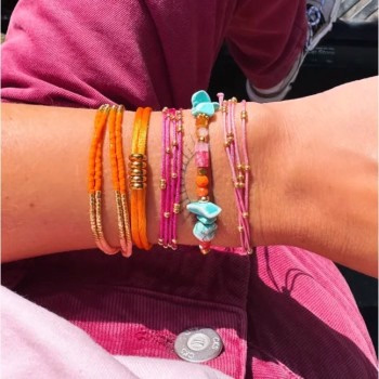 Prachtig vierdubbel zalm, oranje en goldplated Miyuki armbandje