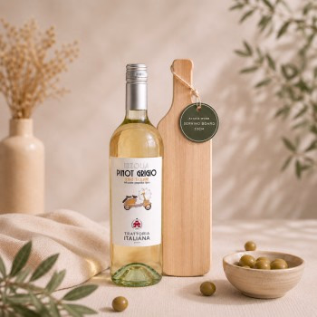 Serveerplank in vorm wijnfles met wijn