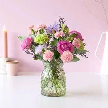 Een vrolijk boeketje brievenbus bloemen