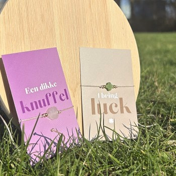 Armbandjes met een boodschap; "Luck" of "Een Dikke Knuffel"