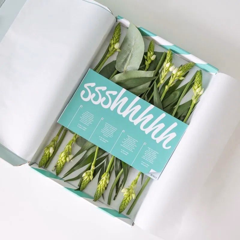 Stijlvol boeketje witte Zuidenwindlelies