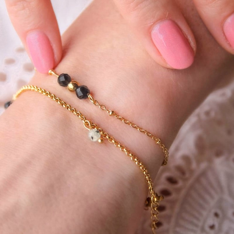 Armbandjes met positief werkende edelsteentjes