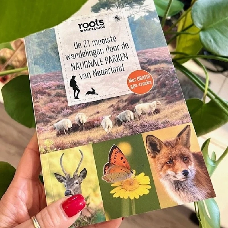 Boek Roots Wandelgids 21 mooiste wandelingen nationale parken Nederland
