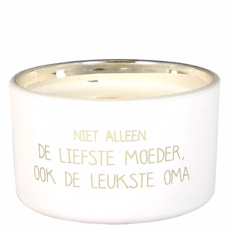 Soja geurkaars 'Niet alleen de liefste moeder, ook de leukste oma' - Verrasjelief