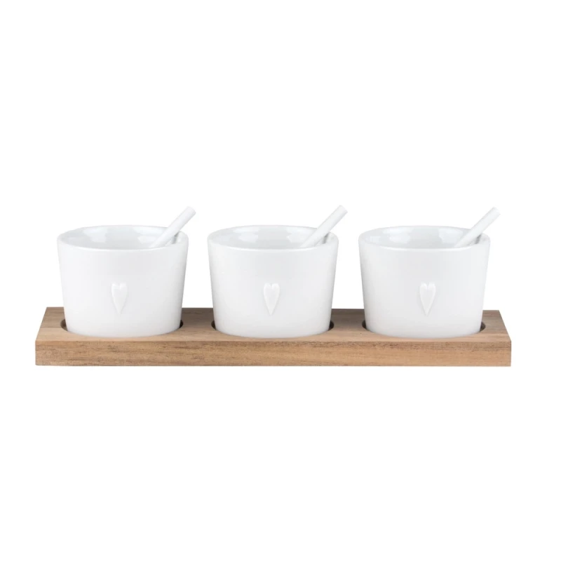 Räder houten plankje met drie schaaltjes met hartje en lepeltjes
