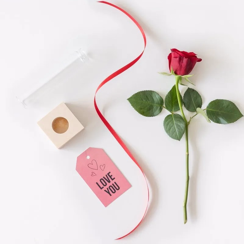 Brievenbuspakketje 'Love you' met een roos - Verrasjelief