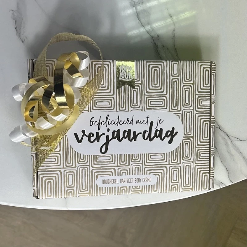 Giftset 'Fijne verjaardag' door de brievenbus met 3 cadeautjes