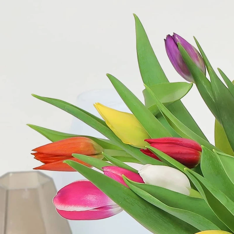 Echte tulpen door de brievenbus met kaartje