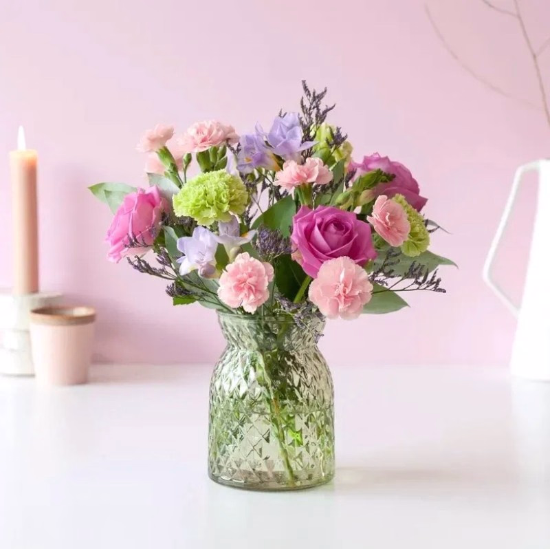 Een vrolijk boeketje brievenbus bloemen