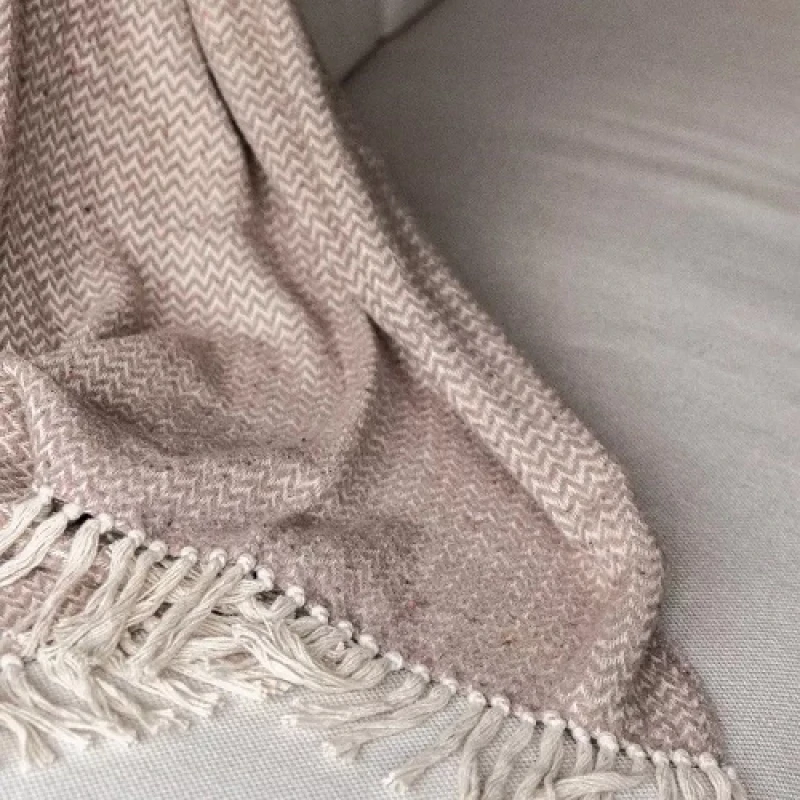 Zachte beige plaid met visgraat motief