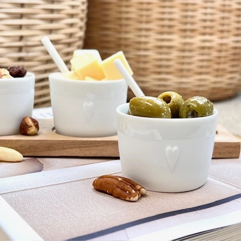 Räder houten plankje met drie schaaltjes met hartje en lepeltjes