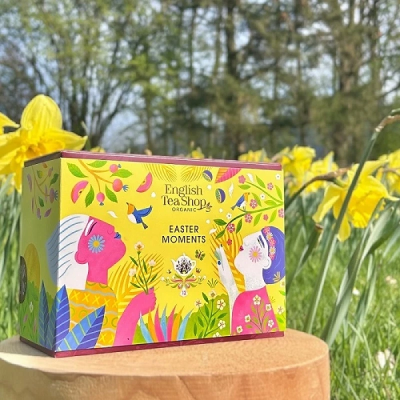 Giftbox met 12 luxe organische pasen momentjes thee pyramides