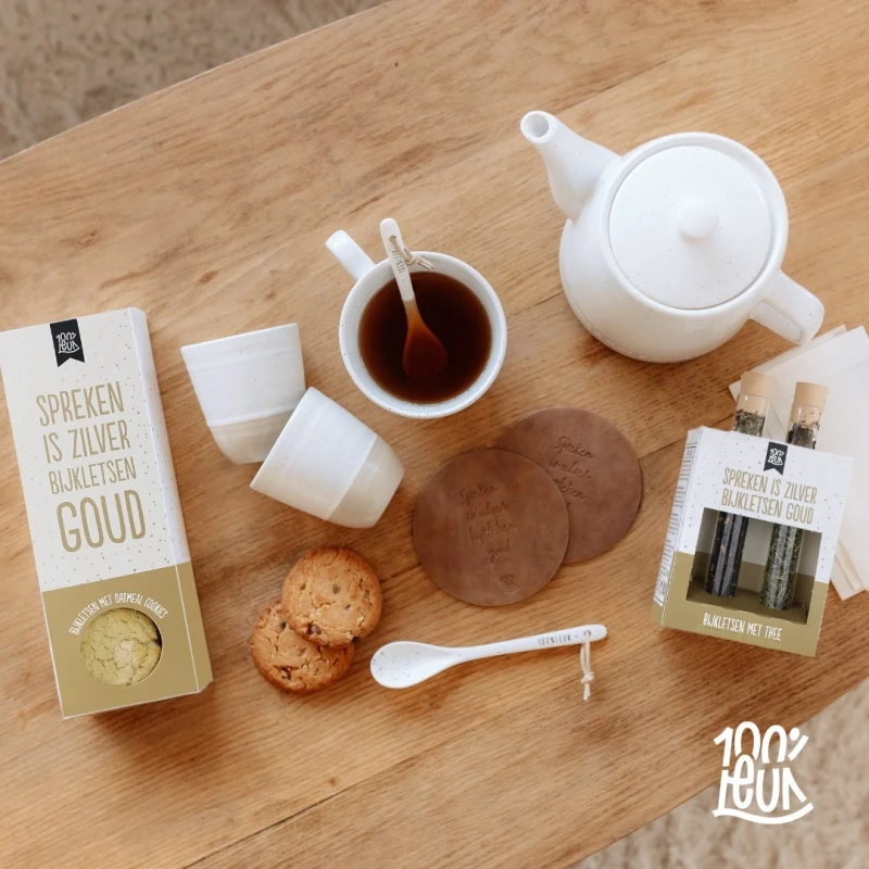 100% Leuke thee en koekjes giftset 'Zilver is spreken, bijkletsen is goud'