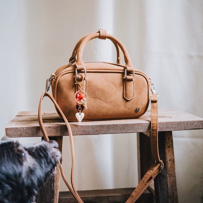 Crossbody handtas met bagcharm Milton - Verrasjelief
