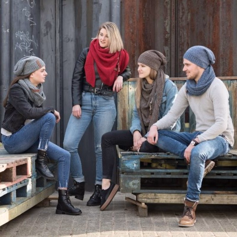 Knitfactory Coco omslagdoek Bordeaux - Verrasjelief