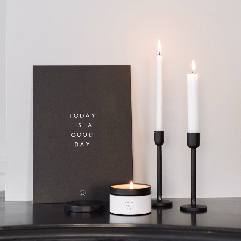 Brievenbus giftset 'Elke dag een kaarsje' met 10 lieve kaarsjes en lucifers van Zusss in wit en blauw
