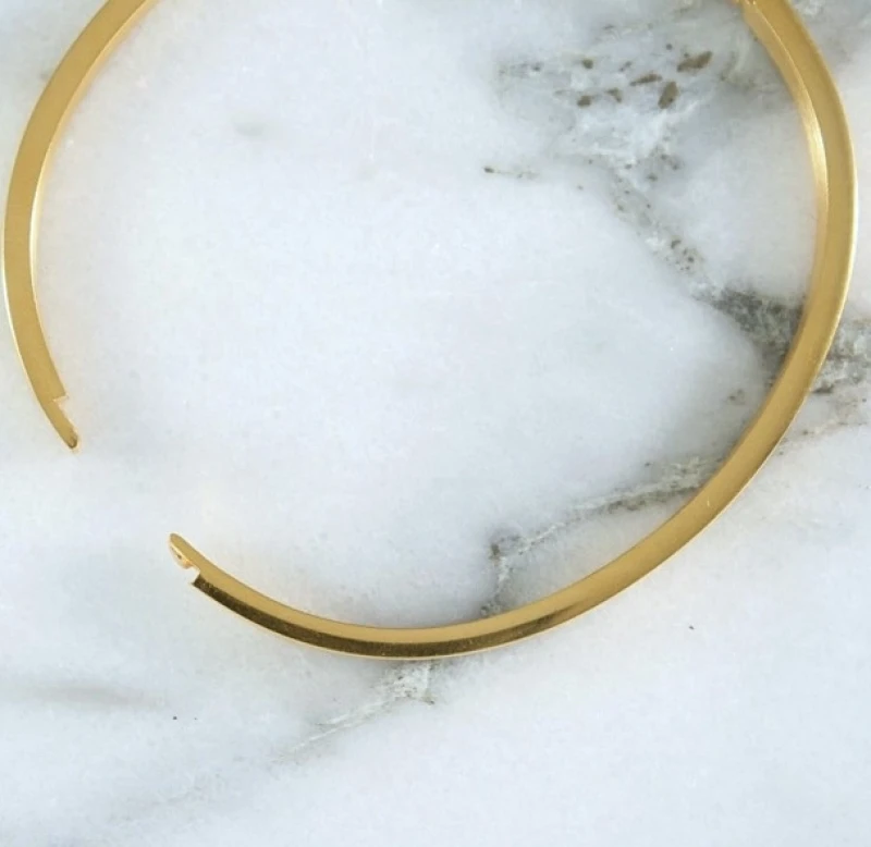 Bangle armband met hartje in goud of zilver