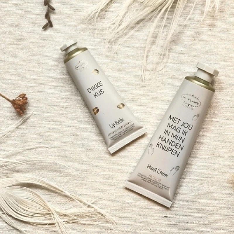 Verzorging set met lippenbalsem en handcrème in een tube Dikke Kus
